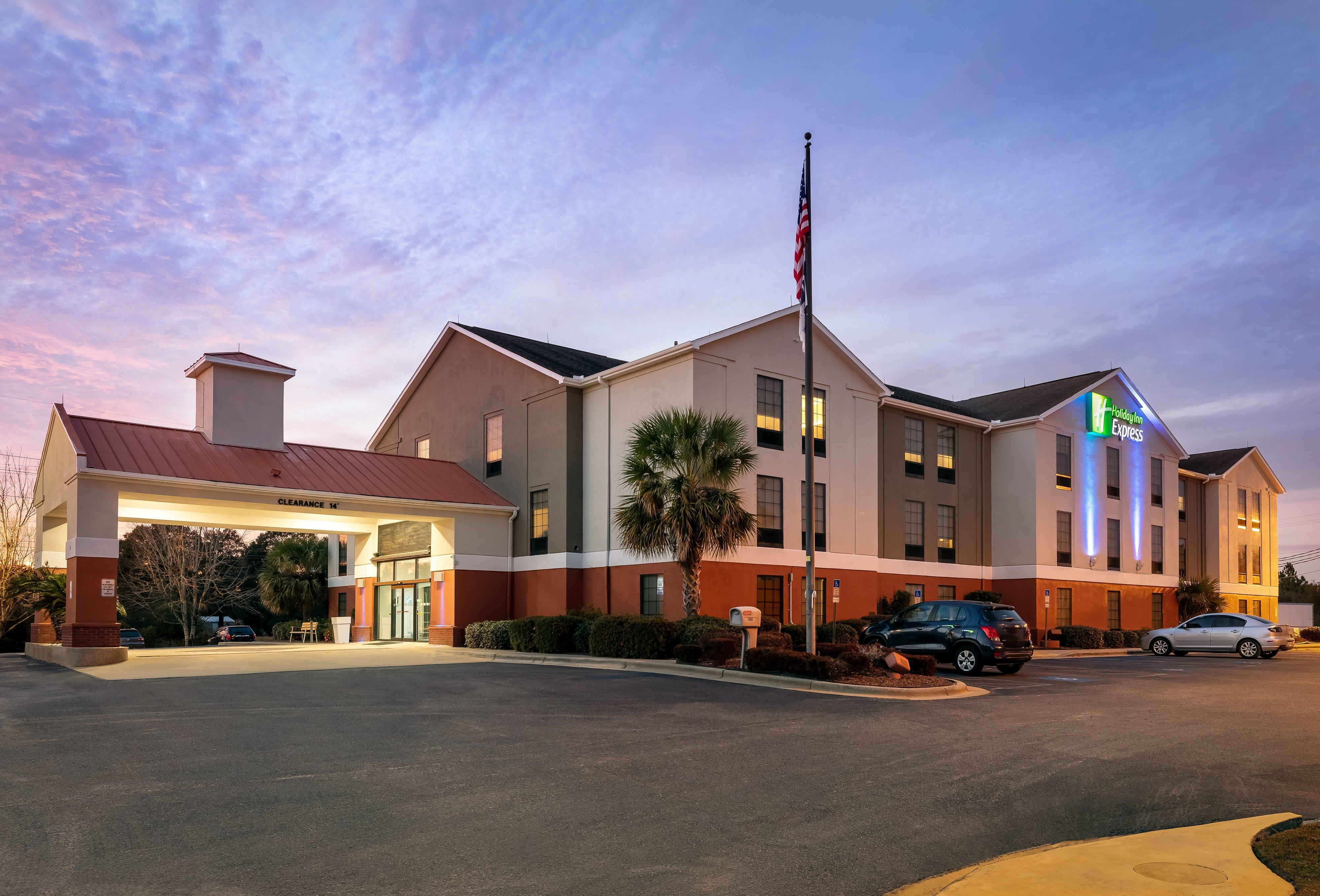 Holiday Inn Express & Suites Milton East I-10, An Ihg Hotel Εξωτερικό φωτογραφία